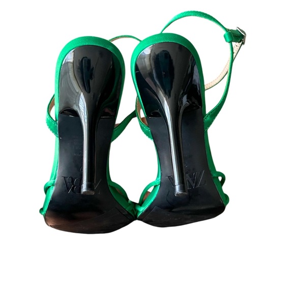 ZARA Green satin open toe heels. - Picture 6 of 6